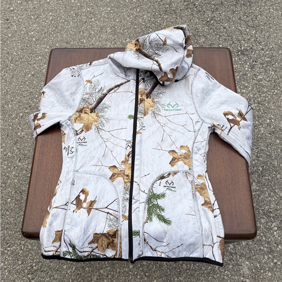 Realtree Reversible Jacket - Picture 2 of 8